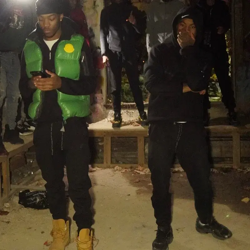 TOP DOGS (feat. ChaseGangGeneral)
