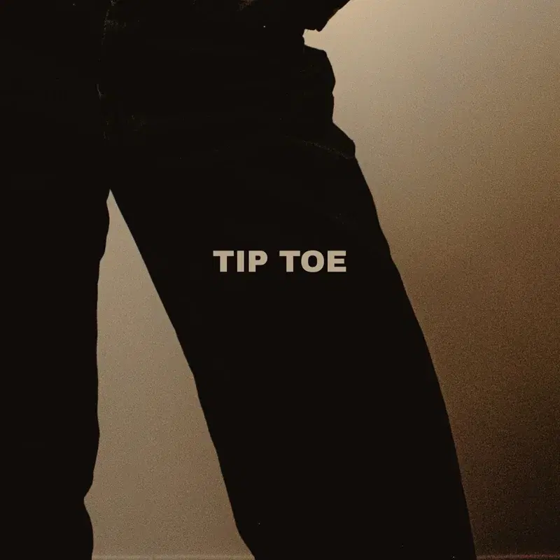 TIP TOE
